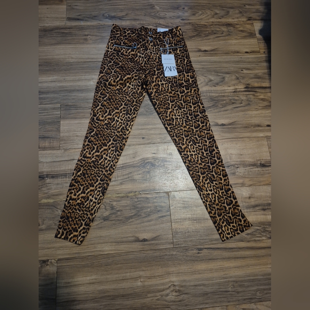 Zara Leopard Print Pants with Zipper Details - Picture 2 of 9